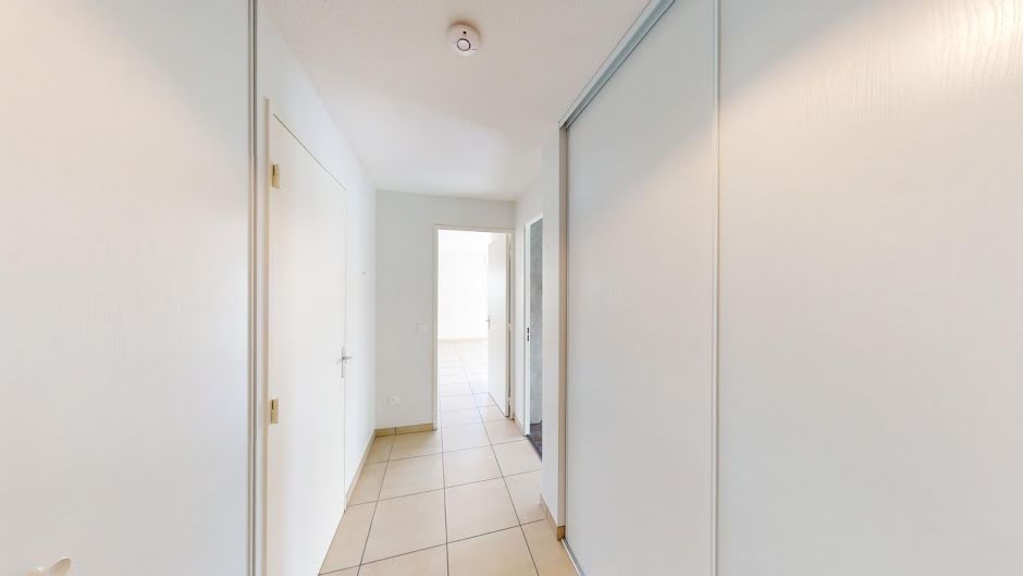 Location  appartement 4 pièces 76 m² à Vaulx-en-Velin (69120), 1 190 €