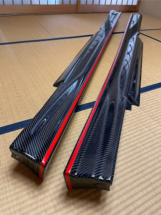 NISSAN GT-Rのトップシークレット・爆烈チューニング中😆・カーボン増し増し😍・サイドディフューザーVer.2・サイドディフューザー交換に関するカスタム事例の投稿画像6枚目