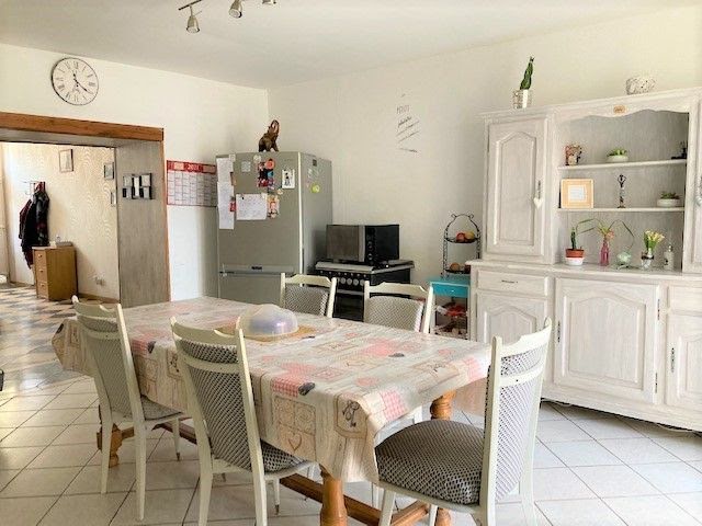 Vente maison 6 pièces 165 m² à Crécy-sur-Serre (02270), 139 500 €