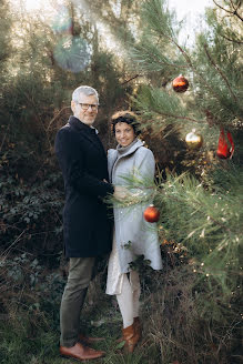 Jurufoto perkahwinan Eugenie Smirnova (weddingfrance). Foto pada 8 Disember 2023