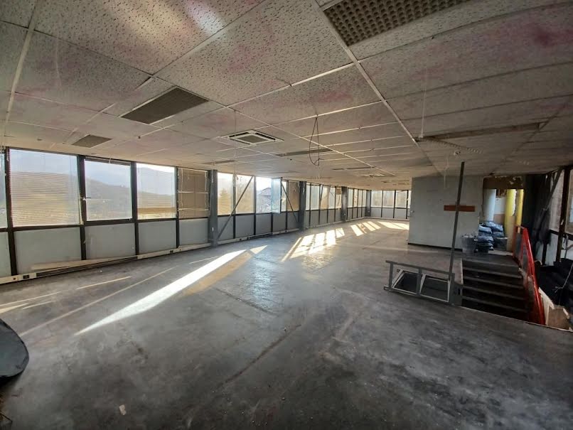 Vente locaux professionnels  360 m² à Morette (38210), 242 000 €