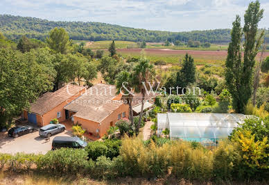 Villa avec piscine et terrasse 3