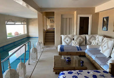 Villa with pool 9