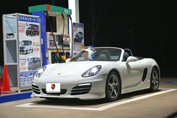 ボクスターのボクスター・ポルシェ・オープンカー・スタンド映え・早朝ドライブに関するカスタム事例の投稿画像3枚目