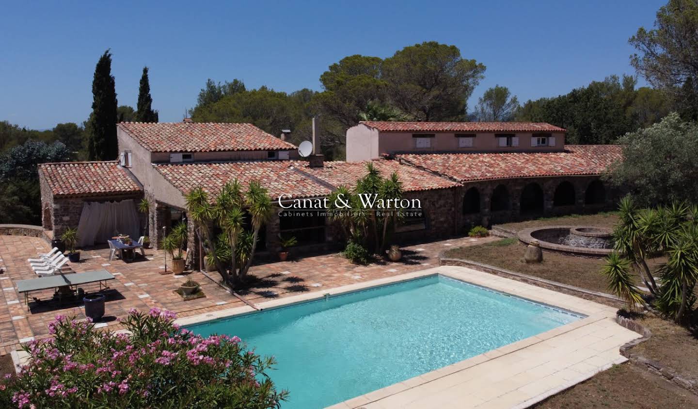 Villa avec piscine et terrasse Frejus