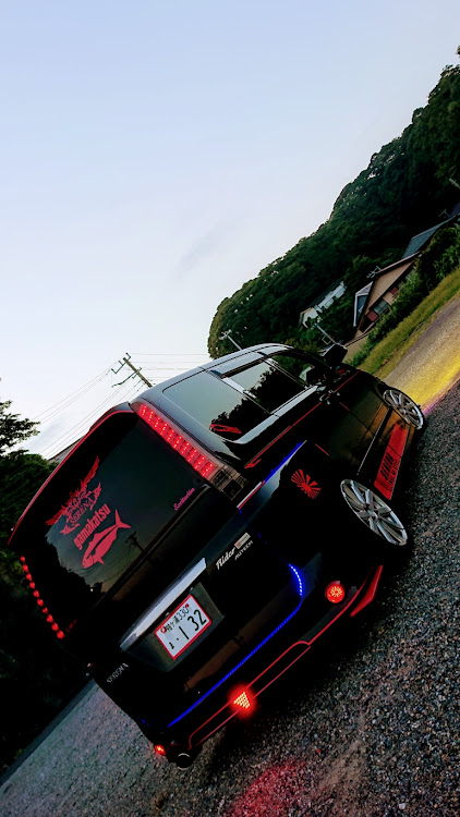 セレナのTEAM Excitación・ピンク観光・ゆかりん覚えてろ😭😭😭に関するカスタム事例の投稿画像2枚目