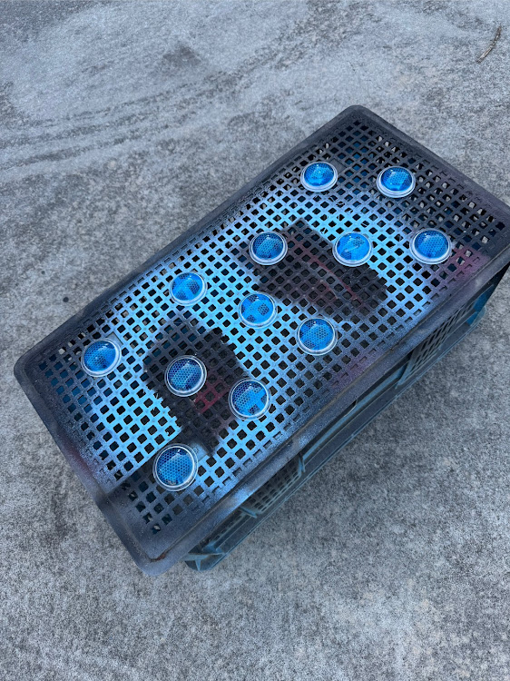 デリカD:5のFRP造形・DIY・ルーフ作業灯制作に関するカスタム事例の投稿画像13枚目