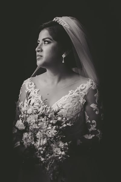 Wedding photographer Yssa Olivencia (yssaolivencia). Photo of 5 June 2019