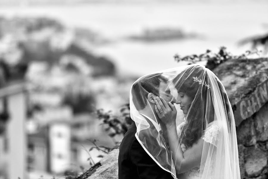 Fotografo di matrimoni Giuseppe Petix (petix). Foto del 27 aprile 2020