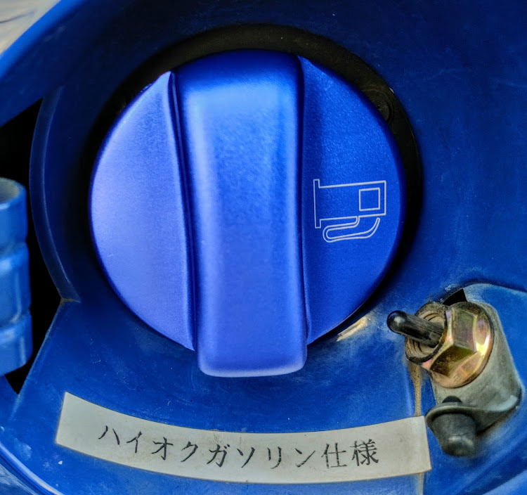 AZ-1のみんなのステアリングが見たい・ガソリンキャップカバー・5月もよろしくお願いします・ゴールデンウィークに関するカスタム事例の投稿画像4枚目