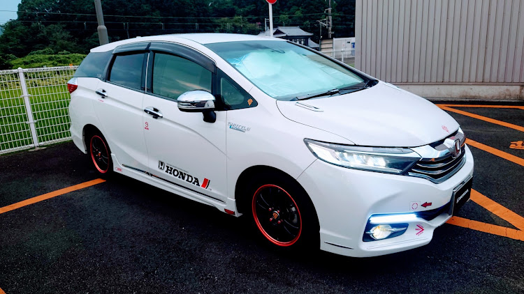 シャトルのこいつも愛車(≧∇≦)b・車中休憩中に関するカスタム事例の投稿画像1枚目