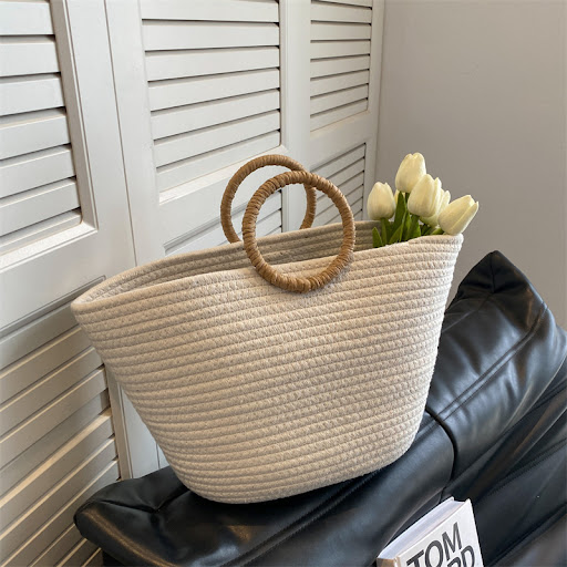 Title 5, Woven Beach Vacation Portable Straw Bag. Stylis...