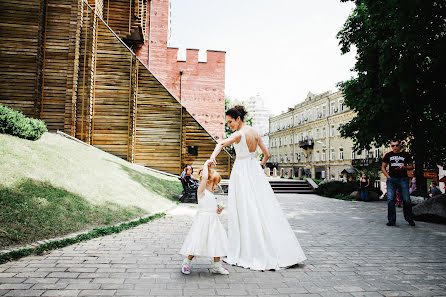 Jurufoto perkahwinan Denis Isaev (styleweddphoto). Foto pada 10 Jun 2016