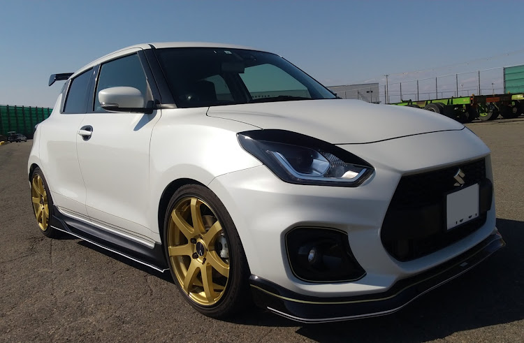 スイフトスポーツのトモぞうさんが投稿したカスタム事例の投稿画像3枚目