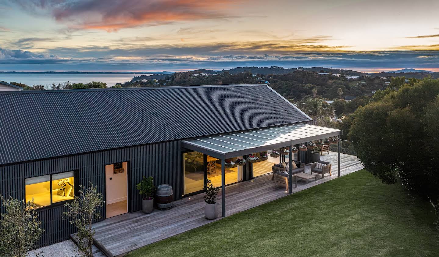 House with garden and terrace Waiheke Island