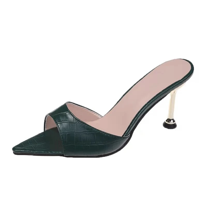 Damen Snake-Muster Sandalen und Pantoletten mit spitzer Zehenpartie und hohem Absatz – Stilvolle Schuhe für Frauen.