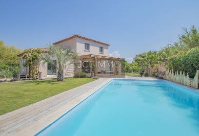 Villa with pool and terrace 16