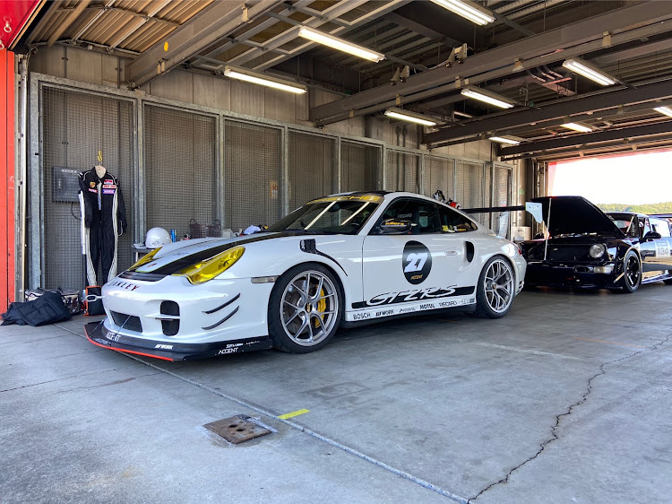 997 GT3の茂木・天気最高・頑張ってアクセントさんに関するカスタム事例の投稿画像2枚目