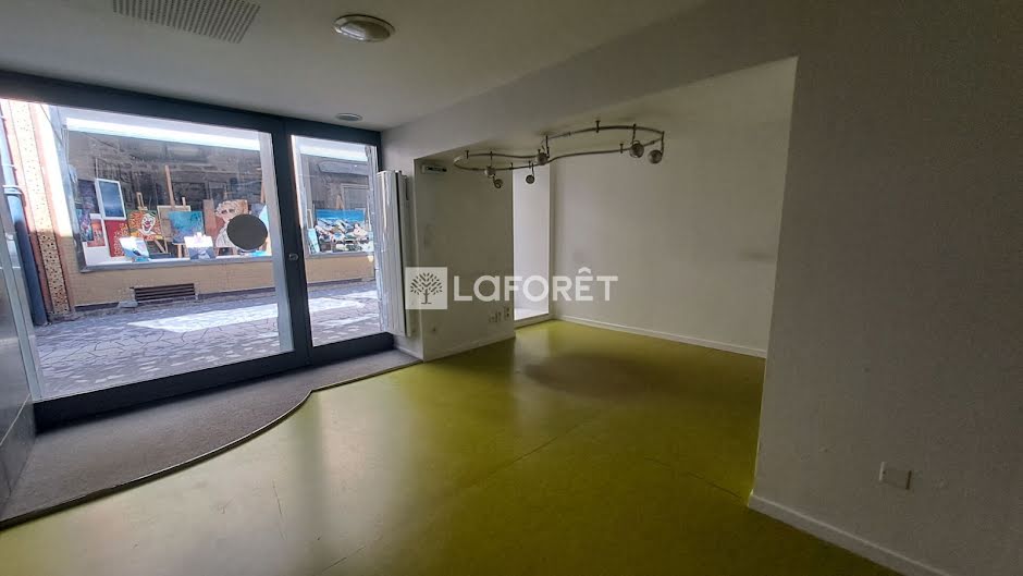 Location  locaux professionnels 5 pièces 100 m² à Saint-Flour (15100), 650 €