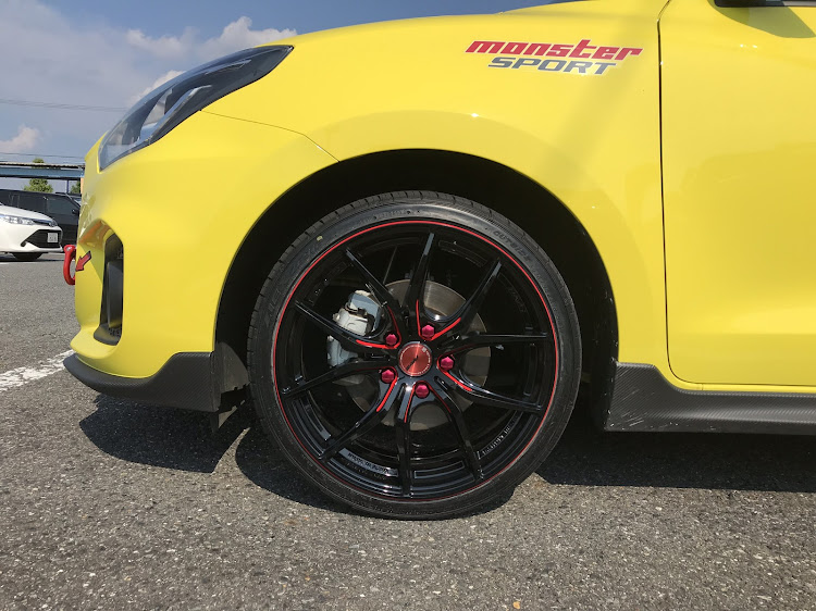スイフトスポーツのだいのぼさんが投稿したカスタム事例の投稿画像2枚目