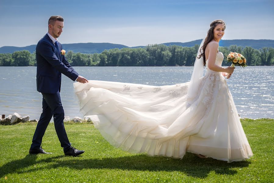 Fotógrafo de casamento Ferenc Szádvári (szadvariferenc). Foto de 21 de março 2018