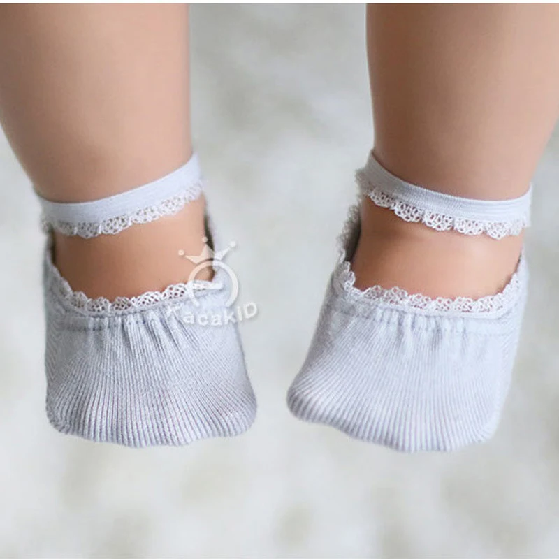 Title 10, Girls Shallow Lace Boat Socks — Breathable and...