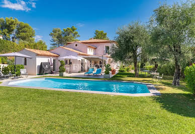 Villa with pool 4