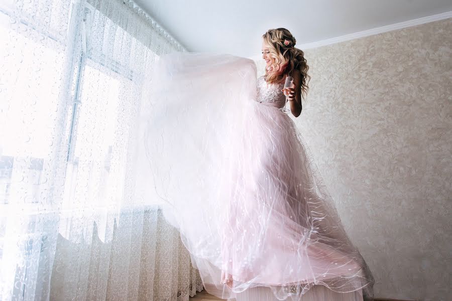 Wedding photographer Olya Yaroslavskaya (olgayaros86). Photo of 7 September 2019