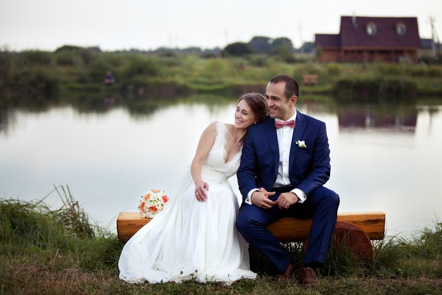 Wedding photographer Lyubov Dodkina (dodkina). Photo of 10 September 2014