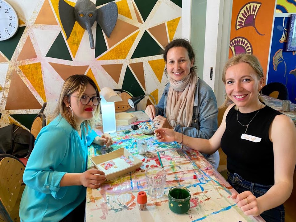 L'Atelier mosaïque et peinture de L'Arche à Paris