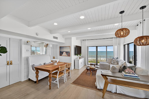 Seaside apartment with pool 3