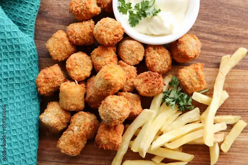 8 Peri Peri Veg Nuggets + 4 Cheese Garlic Bread + Medium Fries