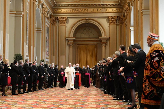 Diễn từ của Đức Thánh Cha Phanxicô trước các thành viên Ngoại Giao đoàn chính thức tại Tòa Thánh