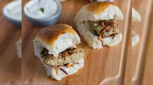 Chicken Seekh Pav [2 Pieces]