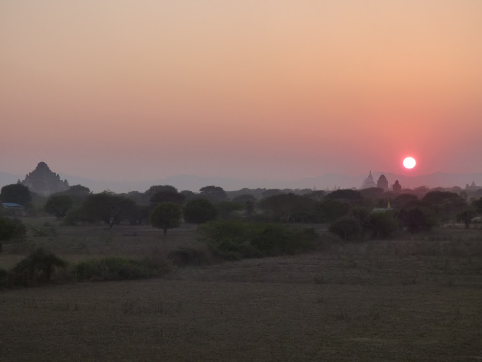 bagan - sunset viewpoint - Nyaung Lat Phet Viewing Mound 