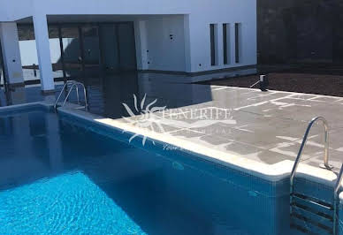 Villa with pool and terrace 5