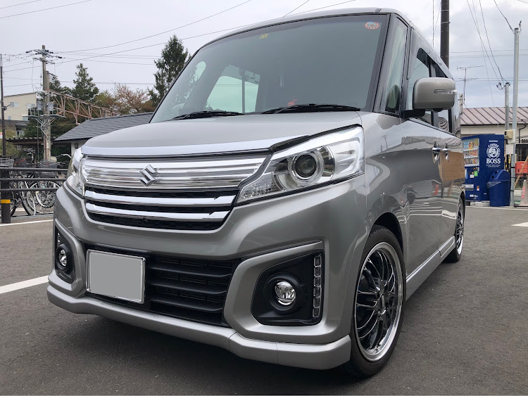 スペーシアカスタムの洗車、コーティング・給油口ステッカー・アゲアゲって何？🤣・代休に関するカスタム事例の投稿画像1枚目