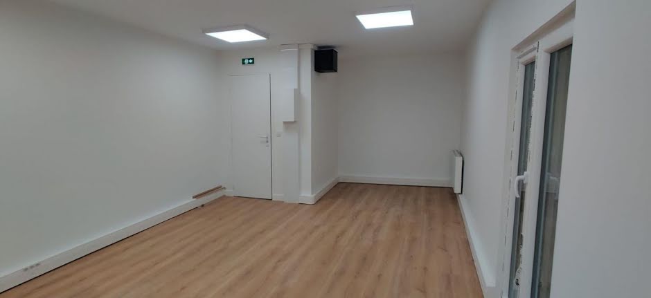 Location  locaux professionnels  28 m² à Villiers-le-Bâcle (91190), 620 €