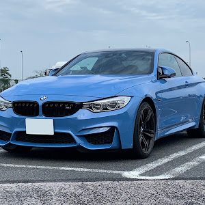 M4 クーペ F82