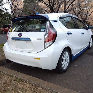 アクア NHP10