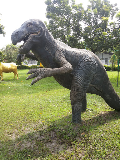 T-rex Statue