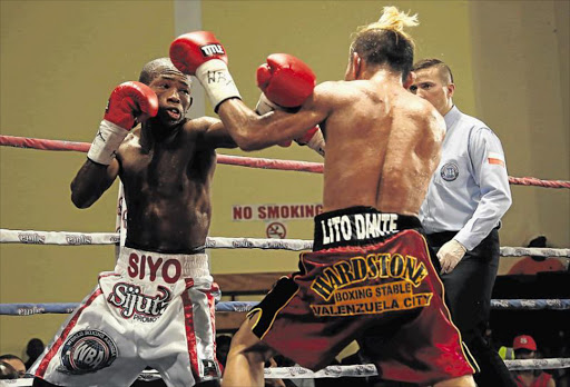 Big things are on the horizon for Siyabonga Siyo, left, if he beats Hekkie Budler tonight at Emperors Palace Picture: ALAN EASON