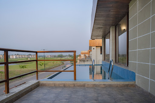 Villa avec piscine et jardin 1