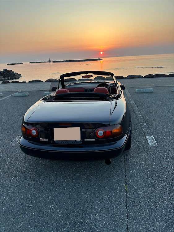 ロードスターのロードスター ・NA・夕日・夕焼けに関するカスタム事例の投稿画像1枚目