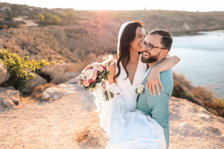 Photographe de mariage Oksana Bebrisha (luarlv). Photo du 30 décembre 2022