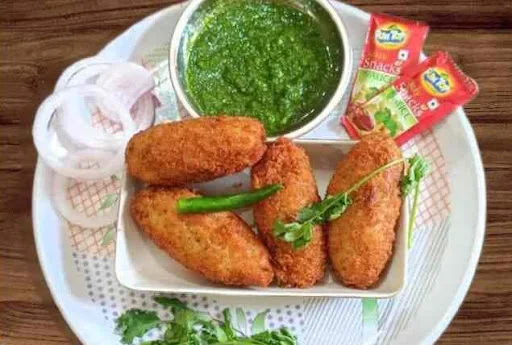 Aloo Bread Roll With Imli Chutney