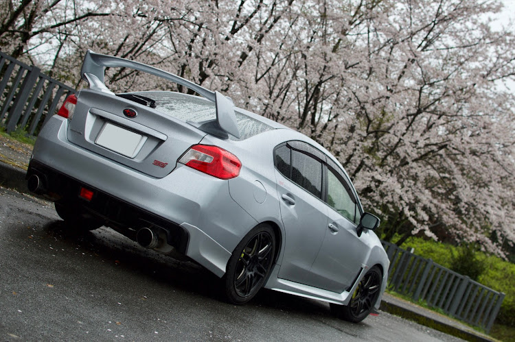 WRX STIの静岡オフ・夜桜コラボ・イルミネーションコラボ・車中泊・雨模様に関するカスタム事例の投稿画像6枚目
