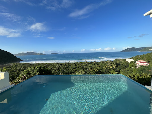 Villa with pool 2