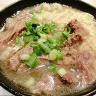 鳳城(韋記)大塊牛肉拉麵