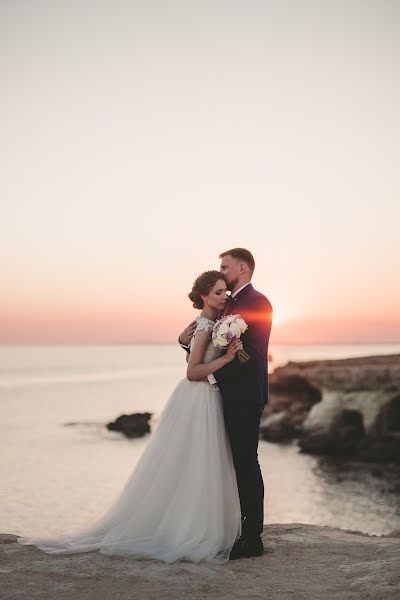 Fotografo di matrimoni Alena Leon (alenaleon). Foto del 19 gennaio 2019